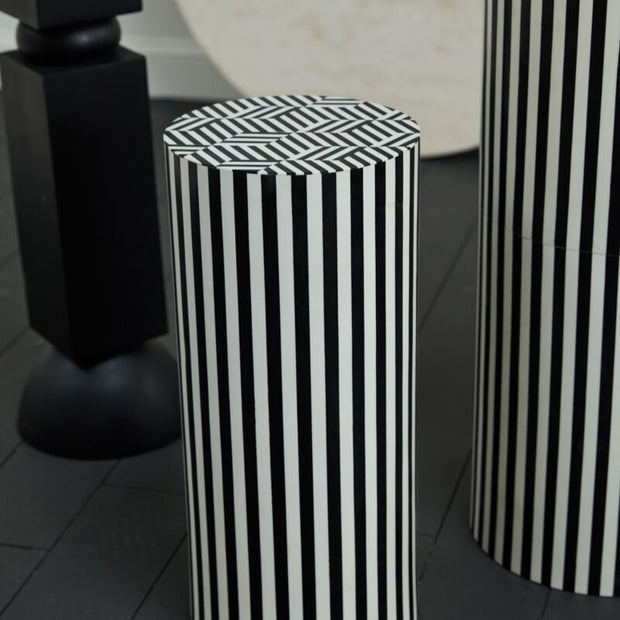 CONTRAST COLUMN 10.75" X 23.75"