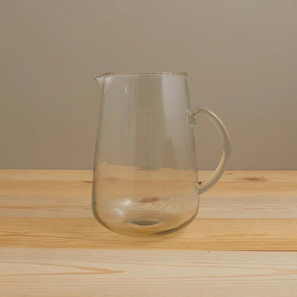 RUFFLE GLASS PITCHER