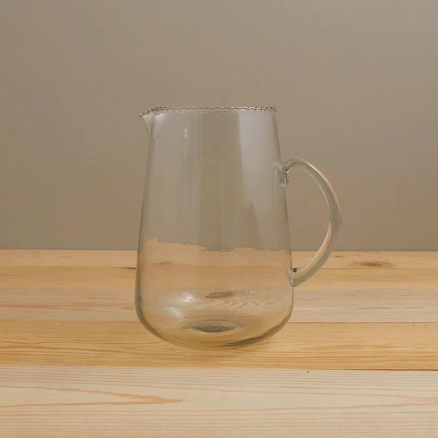 RUFFLE GLASS PITCHER