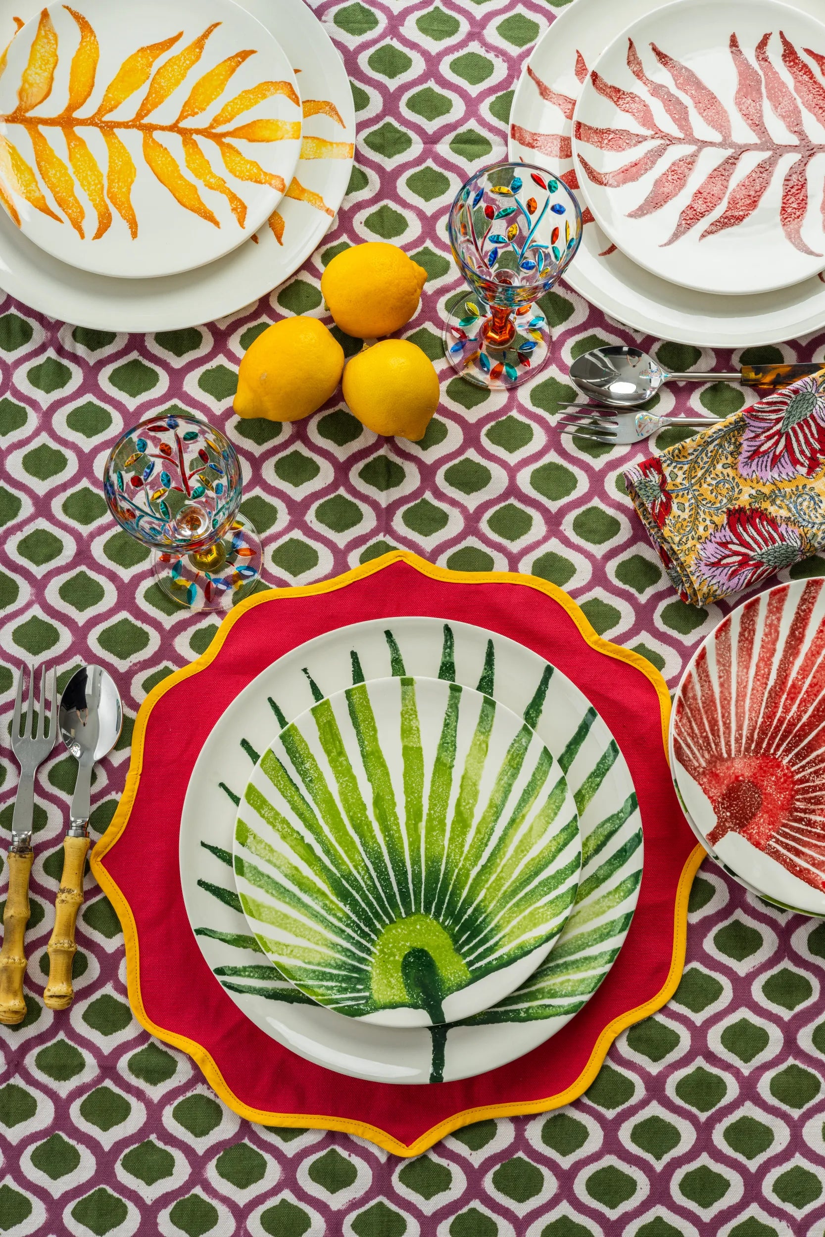 LEAVES CERAMIC DINNER PLATE GREEN