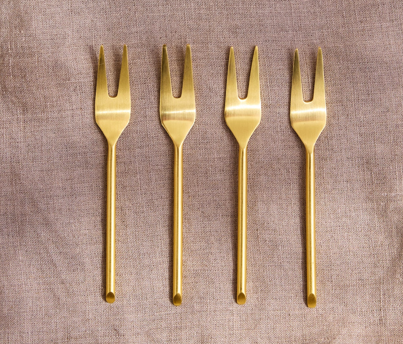 THIN GOLD SMALL FORKS, SET OF 4
